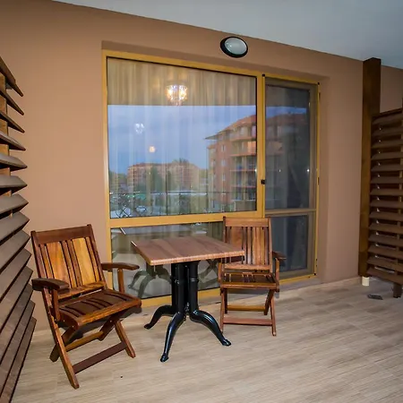 Boutique Versis Апарт-готель Сонячний Берег