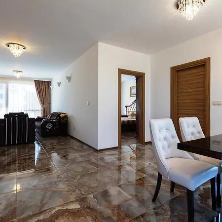 Boutique Versis Апарт-готель Сонячний Берег