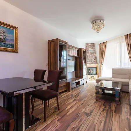 Boutique Versis Aparthotel 5*