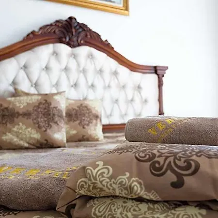 فيرسيس الفندقية البوتيكية 5*