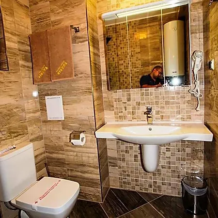 Boutique Versis Aparthotel 5*