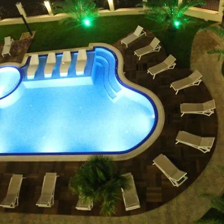 アパートホテル Boutique Versis